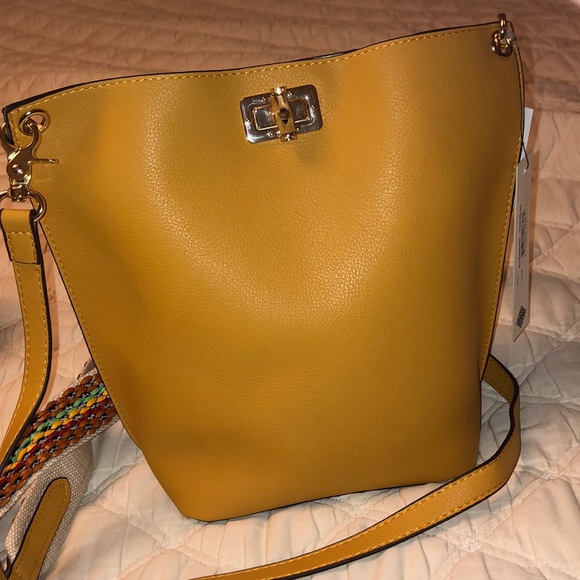 Sondra Roberts bucket bag - Picture 2 of 3